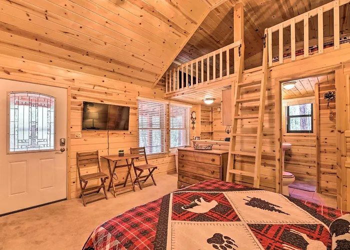 Fire Pit + Hot Tub: Lakeside On 2 Acres! Holiday home