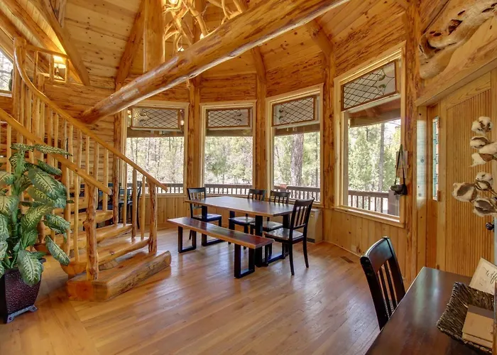 Fire Pit + Hot Tub: Lakeside On 2 Acres! Holiday home *