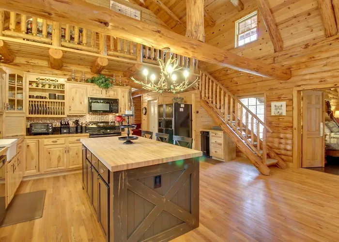 Fire Pit + Hot Tub: Lakeside On 2 Acres! Holiday home