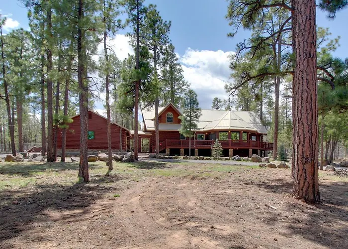 Fire Pit + Hot Tub: Lakeside On 2 Acres! *
