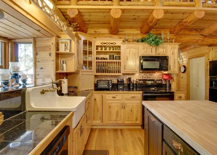 Fire Pit + Hot Tub: Lakeside On 2 Acres! Holiday home Pinetop-Lakeside