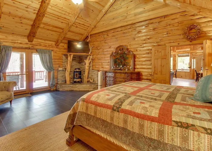 Fire Pit + Hot Tub: Lakeside On 2 Acres! Pinetop-Lakeside