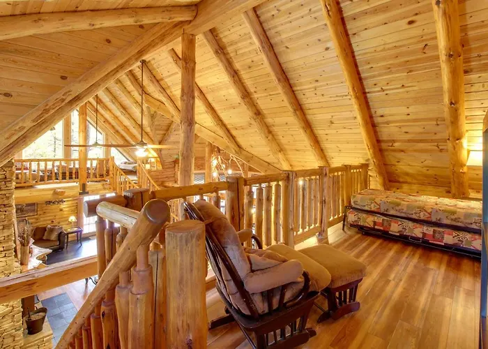 Fire Pit + Hot Tub: Lakeside On 2 Acres!