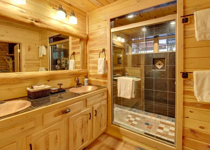 Holiday home Fire Pit + Hot Tub: Lakeside On 2 Acres!