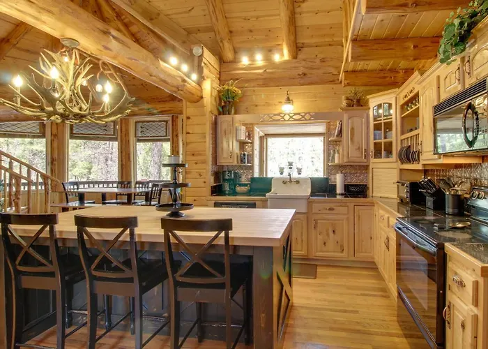 Fire Pit + Hot Tub: Lakeside On 2 Acres! Holiday home